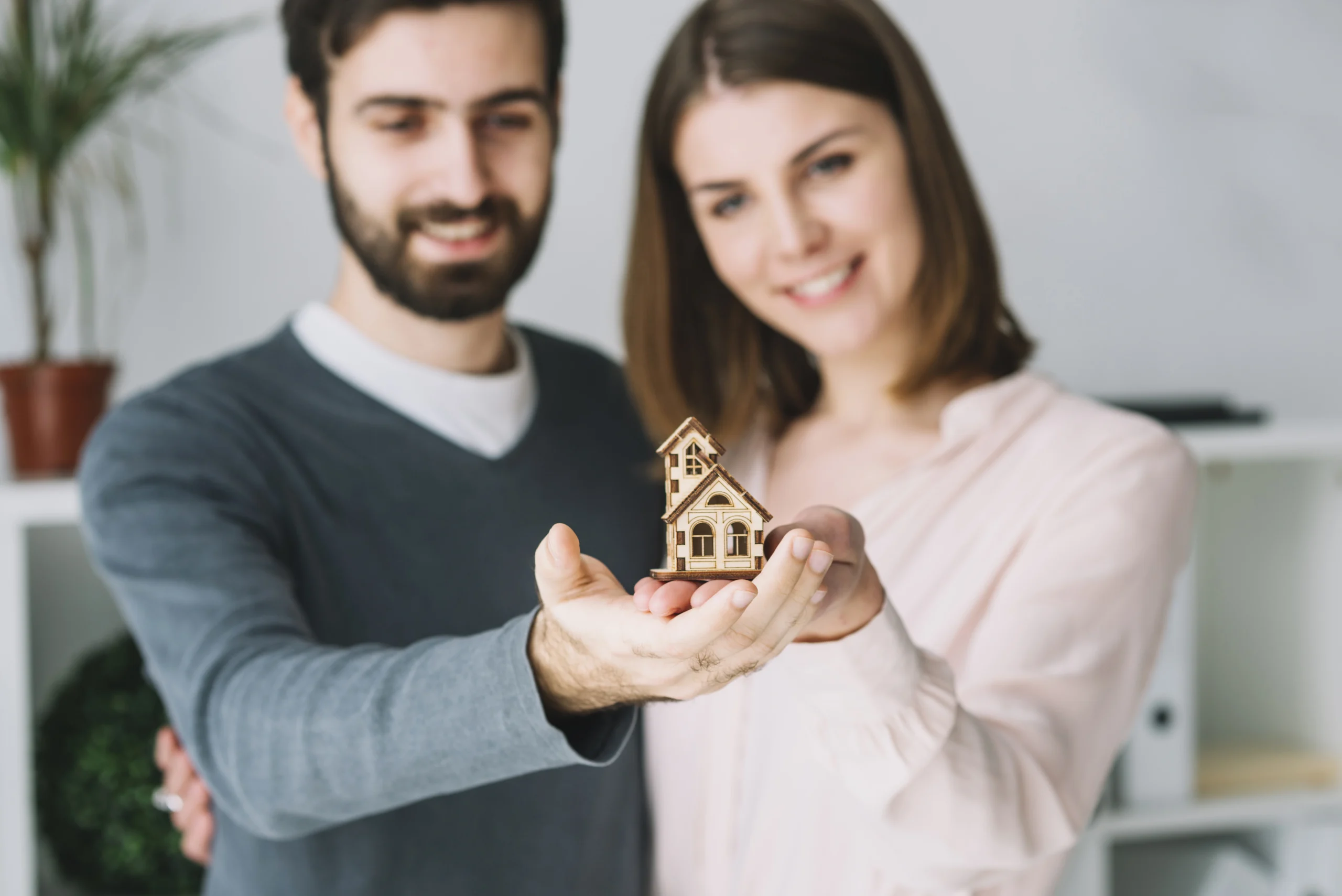 Young couple exploring affordable homeownership options in Mumbai in 2025